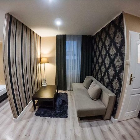 Restauracja Pod Kogutem Hotel Poniatowa Kültér fotó