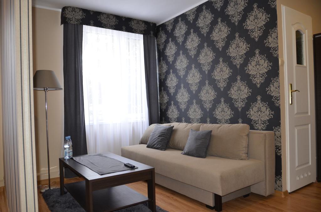 Restauracja Pod Kogutem Hotel Poniatowa Kültér fotó