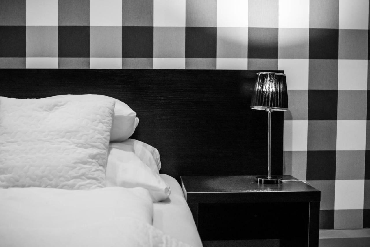 Restauracja Pod Kogutem Hotel Poniatowa Kültér fotó