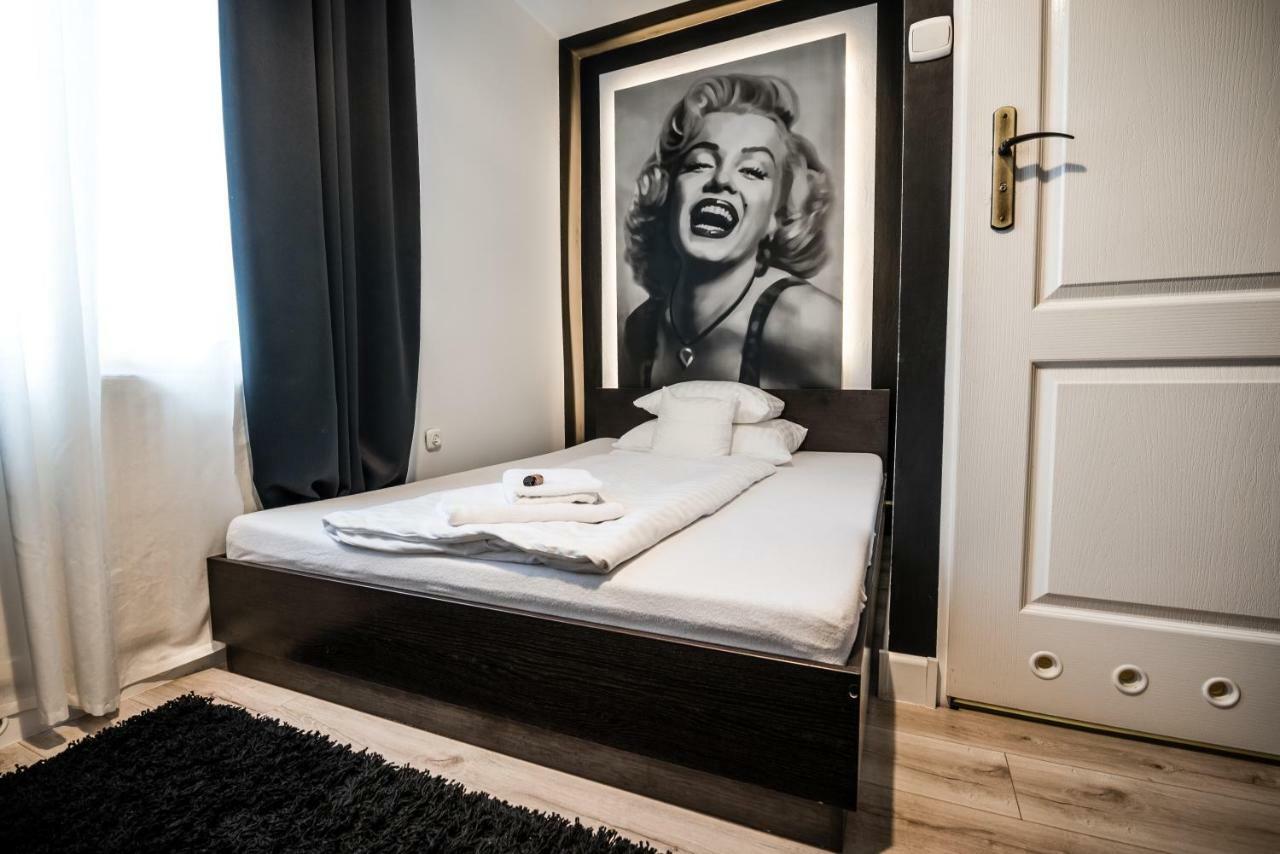 Restauracja Pod Kogutem Hotel Poniatowa Kültér fotó